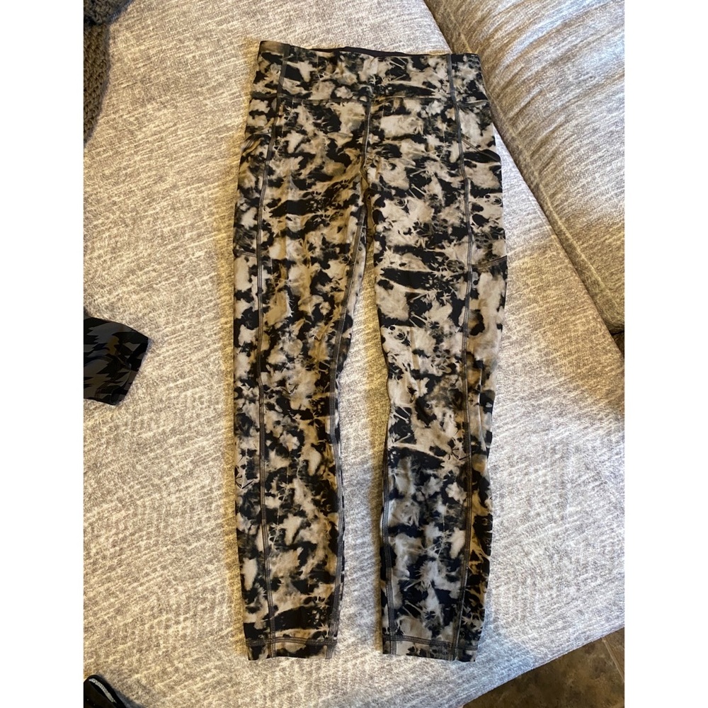 Lululemon Invigorate 28”